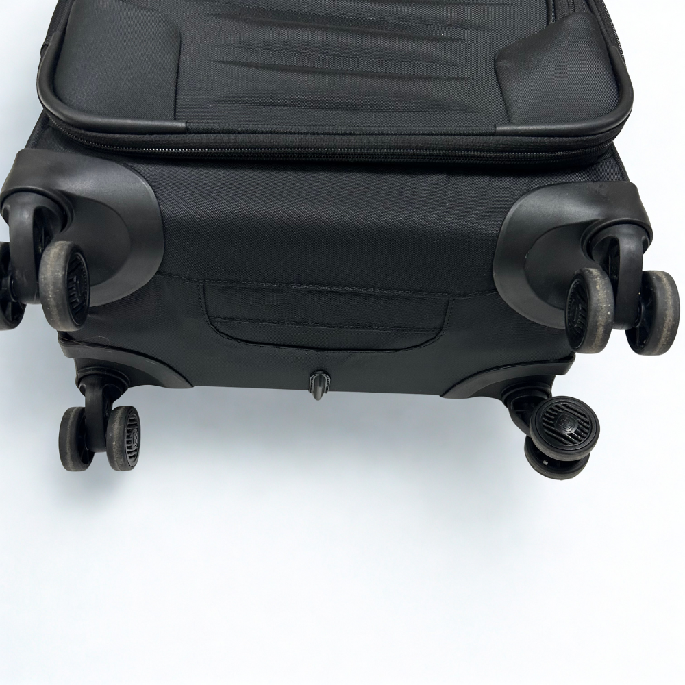 SwissGear Checklite 1‑Piece Softside Expandable Carry‑On Luggage – Black